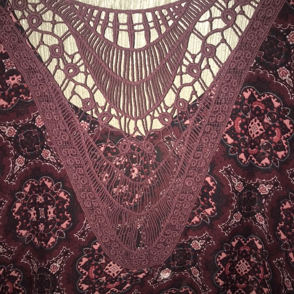 Patterned Blouse with Opened Detailed Back - Picture 3 of 3